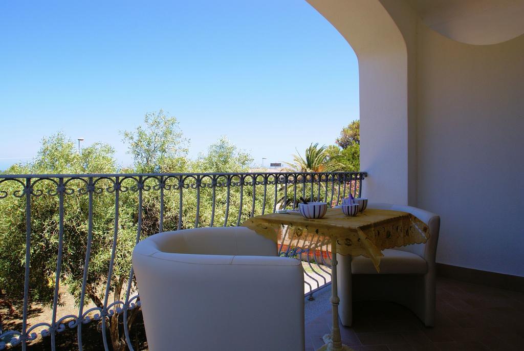 Hotel La Tartaruga Bianca Valledoria  Extérieur photo