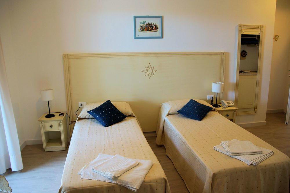 Hotel La Tartaruga Bianca Valledoria  Extérieur photo